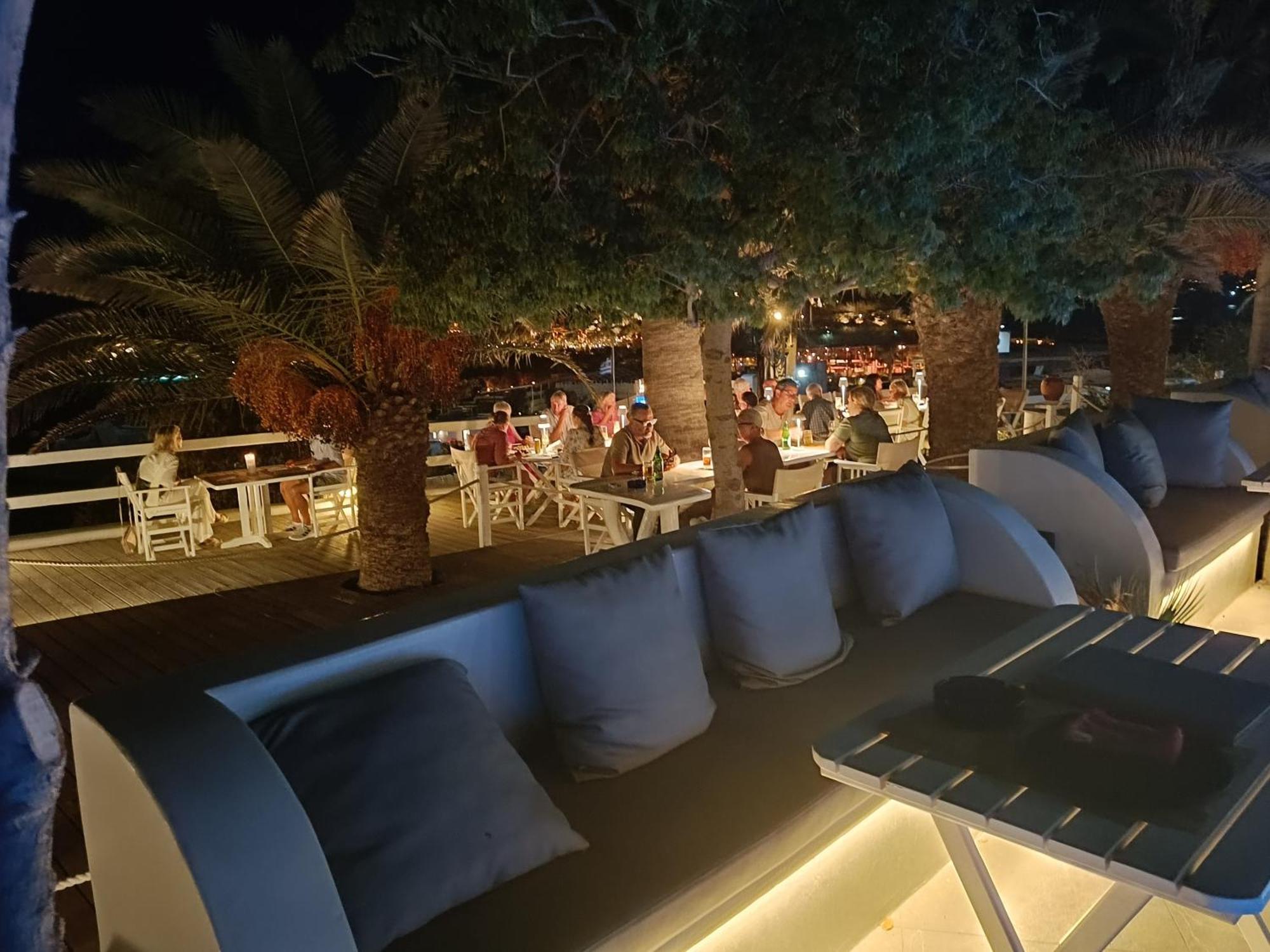 Aparthotel Zephyros Paraga  Zewnętrze zdjęcie